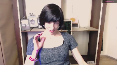 AngelinaLess_ live from United States