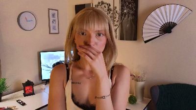 Kaily_Ceys live from United States