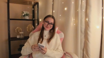 SeemaWiford live from United States