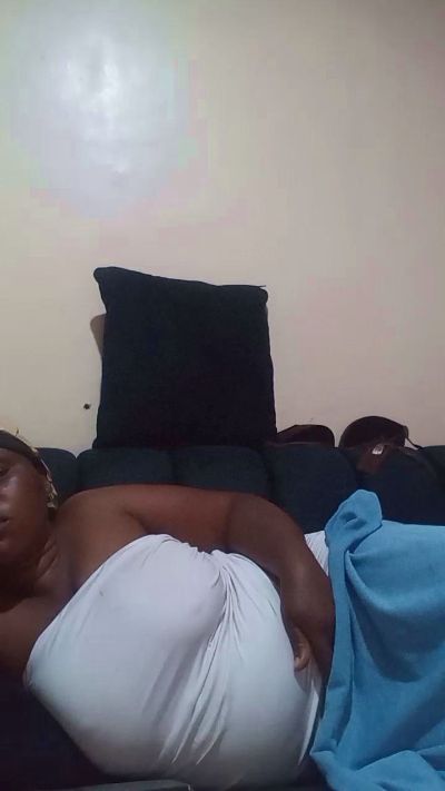 Sexypretty44 live from Kenya