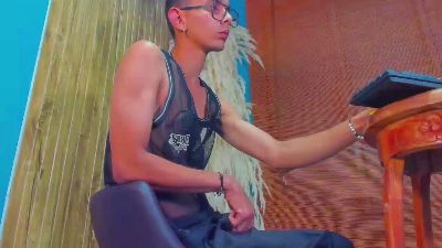 elias_blaze live from United States