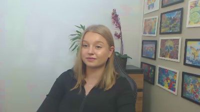 erica_forever live from United Kingdom