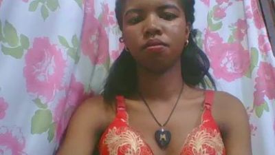 lydialarin live from Madagascar