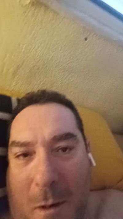 miguelon99 live from Spain