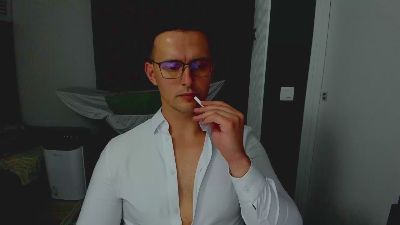 sexxymuscles live from United Kingdom