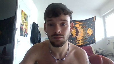 yourb0i live from France